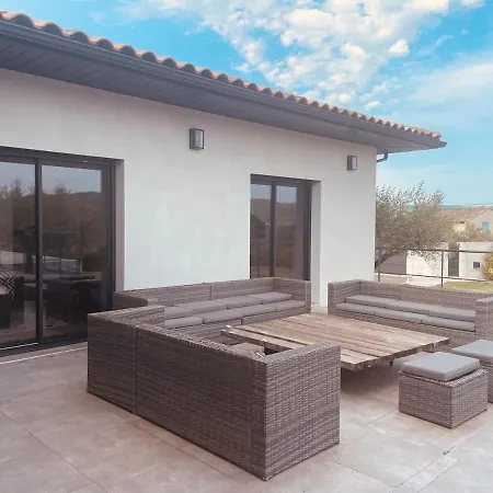 Villa, Piscine Chauffée,10 Pers * Lavilledieu (Ardeche)