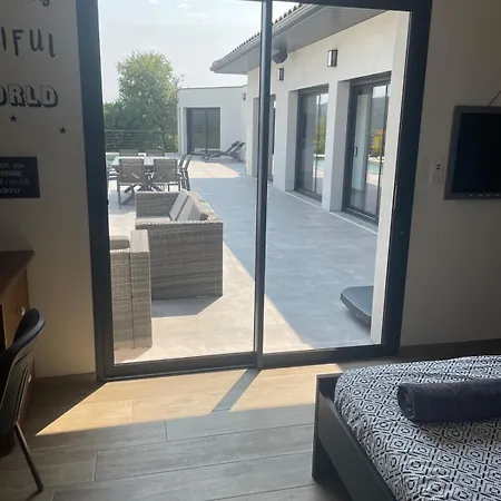 Villa, Piscine Chauffee,10 Pers * Lavilledieu (Ardeche)
