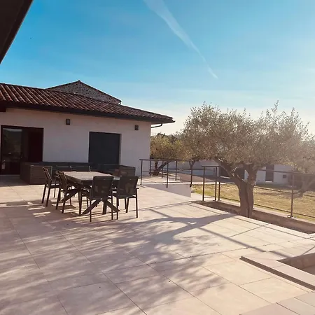 Villa, Piscine Chauffée,10 Pers Casa vacanze *